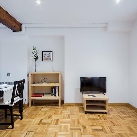 El Hogar De San Fermin Apartment Pamplona Ngoại thất bức ảnh