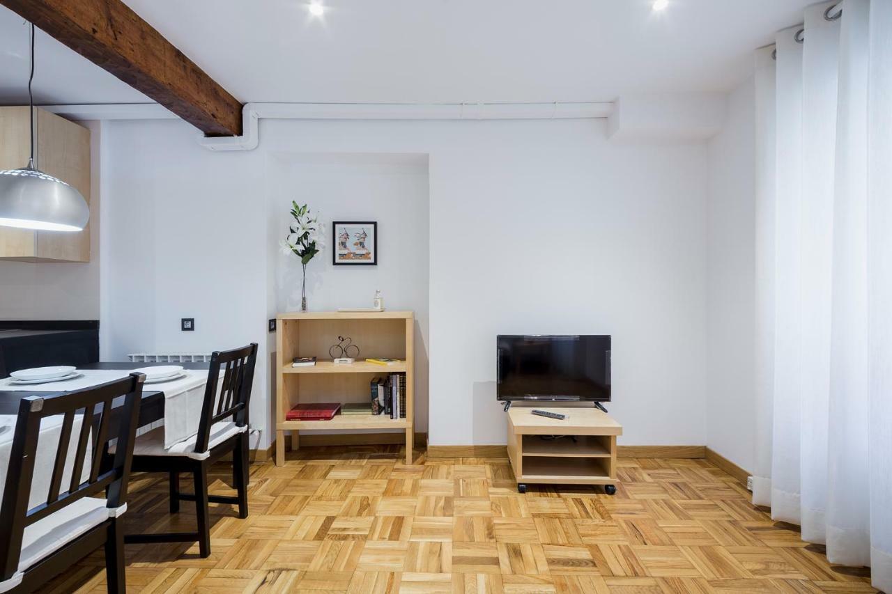 El Hogar De San Fermin Apartment Pamplona Ngoại thất bức ảnh